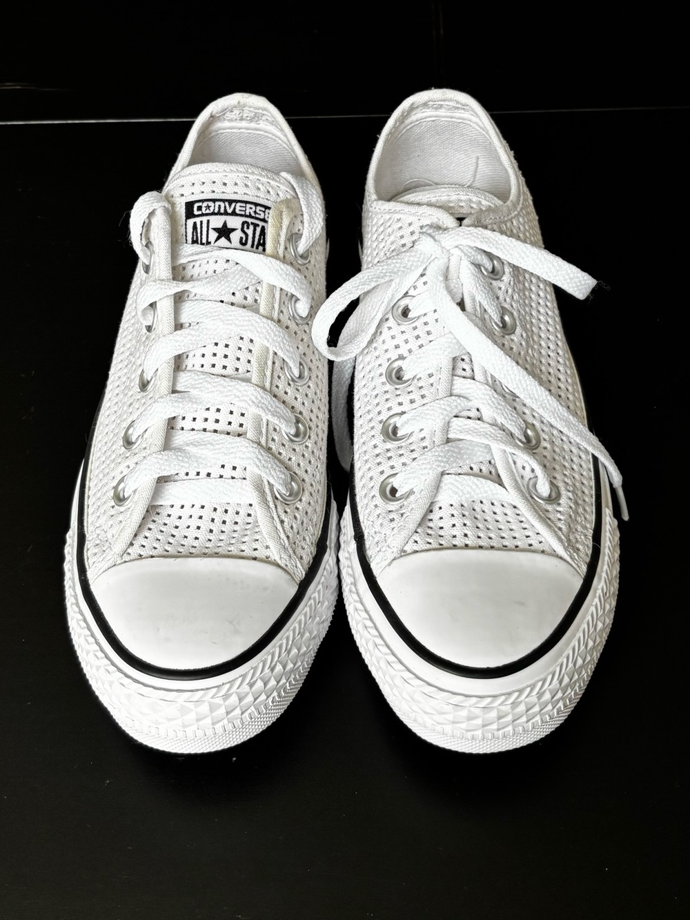 Converse All Stars Sz 6 White Mesh Sneakers